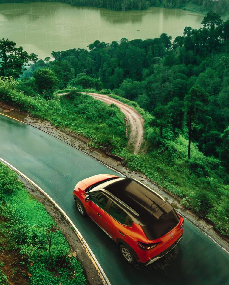 NISSAN~1--