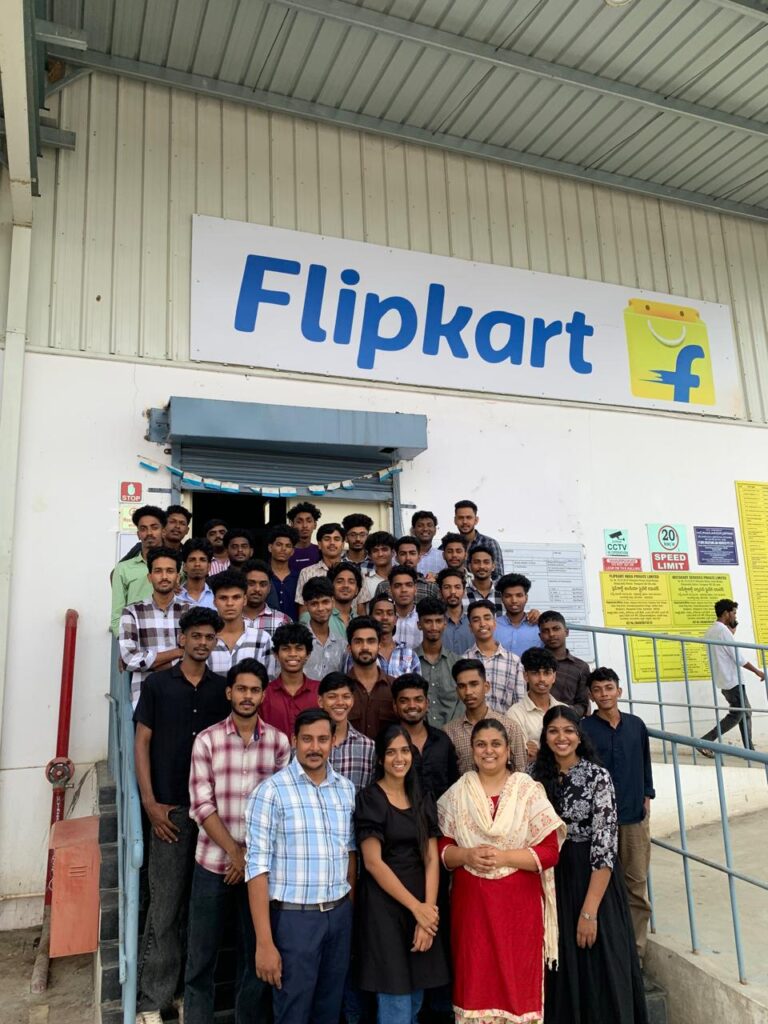 Image 1_Students receiving training at Flipkart's Supply Chai