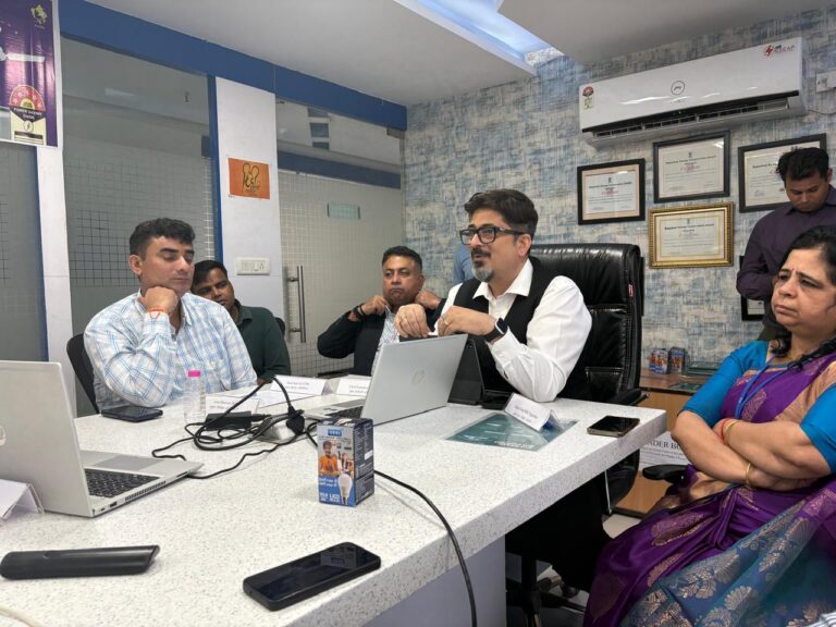 CEO EESL Engages With E-mitras photo