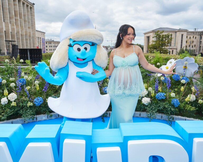 Rihanna - Smurfs
