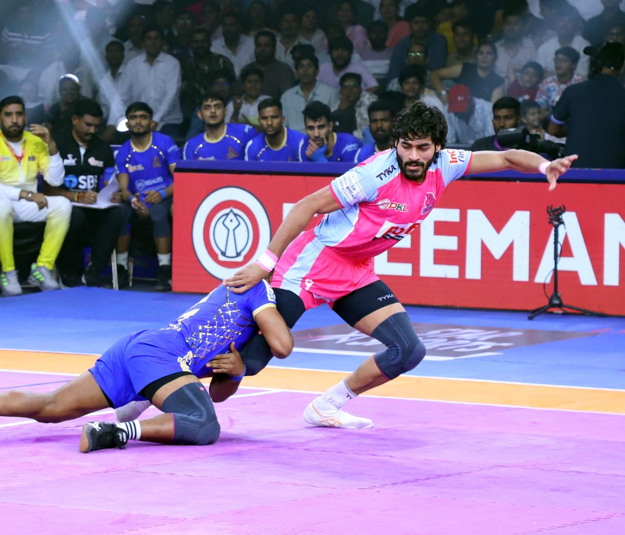 Players in Action Jaipur Pink Panthers vs Tamil Thalaivas (1)