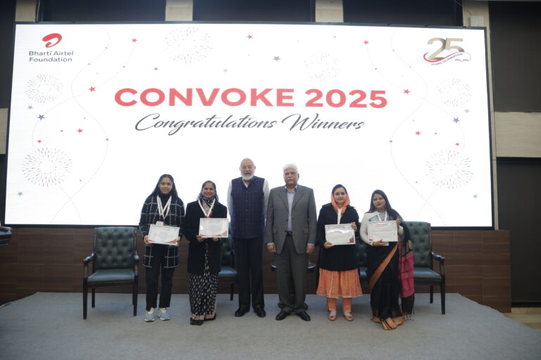 Shri Rakesh Bharti Mittal, Vice-Chairman, Bharti Enterprises and Co-Chairman, Bharti Airtel Foundation, along with Shri Arun Kapur, Director, Pallavan Learning Systems, with the winners of CONVOKE 2025.