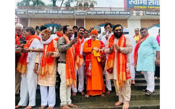 40 दिवसीय श्री झूलेलाल चालीसा महोत्सव का हरिद्वार में भव्य समापन1
