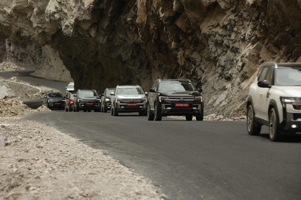 Nissan TEKTON Experience Drive - Convoy